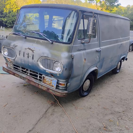 Ford-Econoline-1963