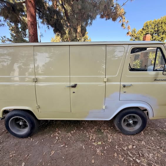 Ford-Econoline-1966