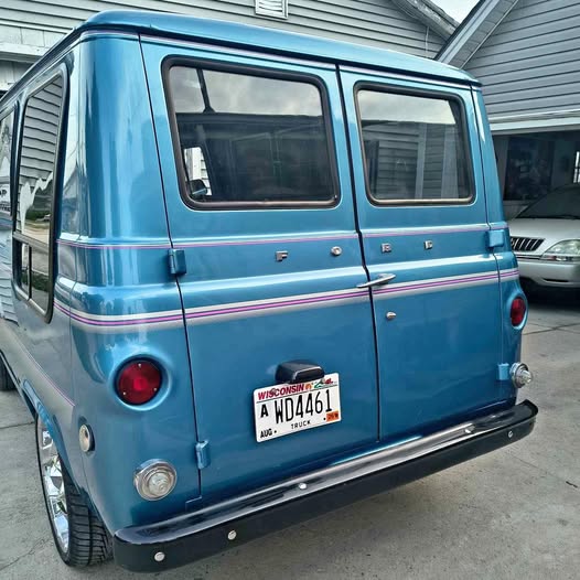 Ford-Econoline-1967