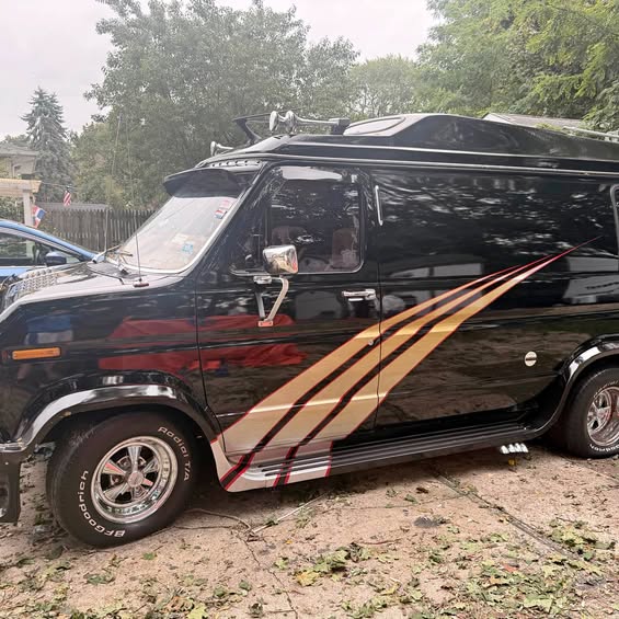 Ford-Econoline-1978