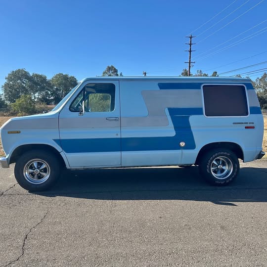 Ford-Econoline-1978