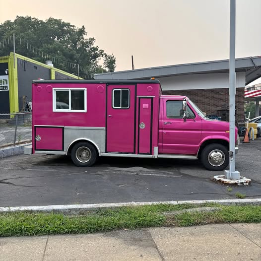 Ford-Econoline-1985