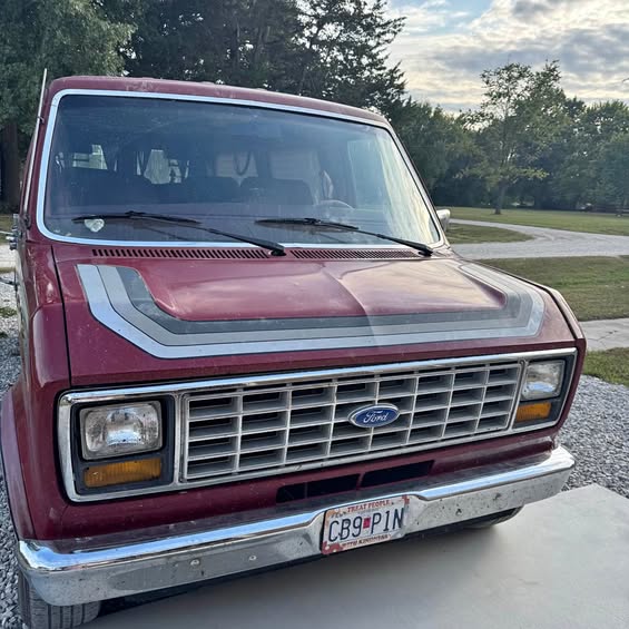 Ford-Econoline-1989