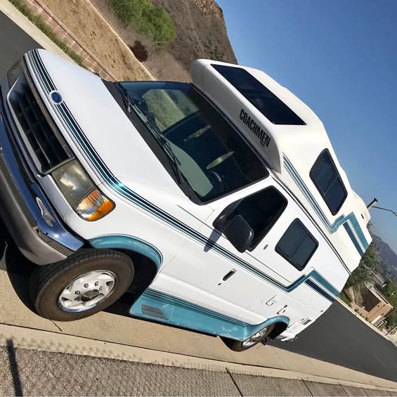 Ford-Econoline-coachman-1995