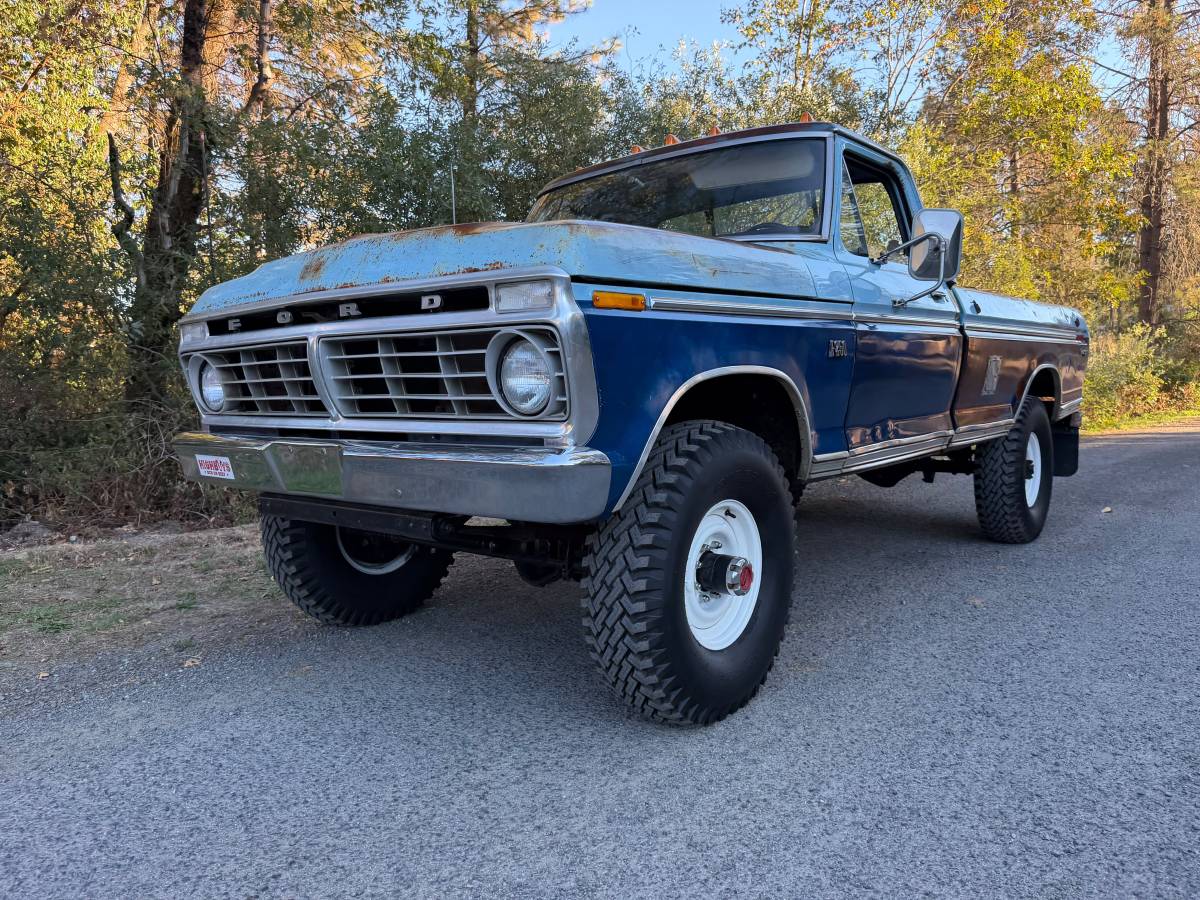 Ford-F-250-1973-Blue