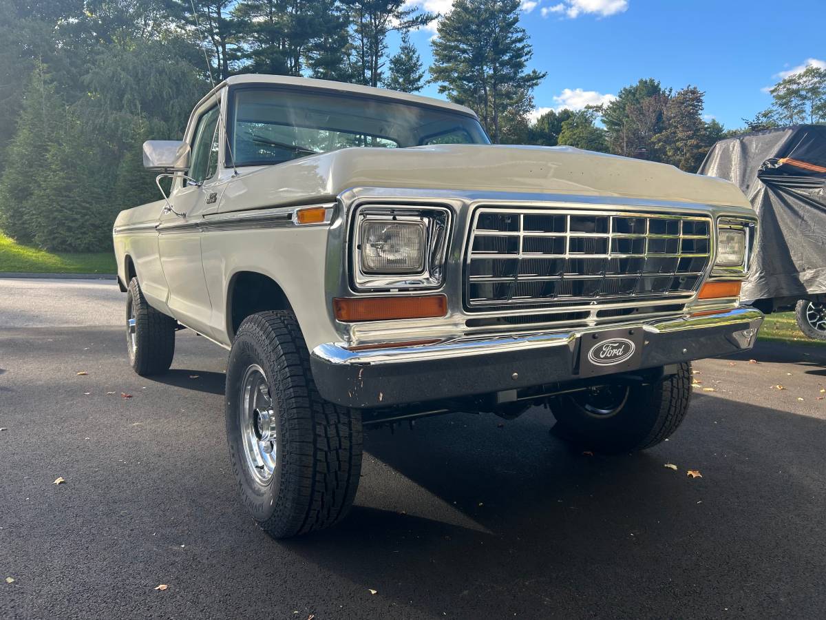 Ford-F-250-1979-White