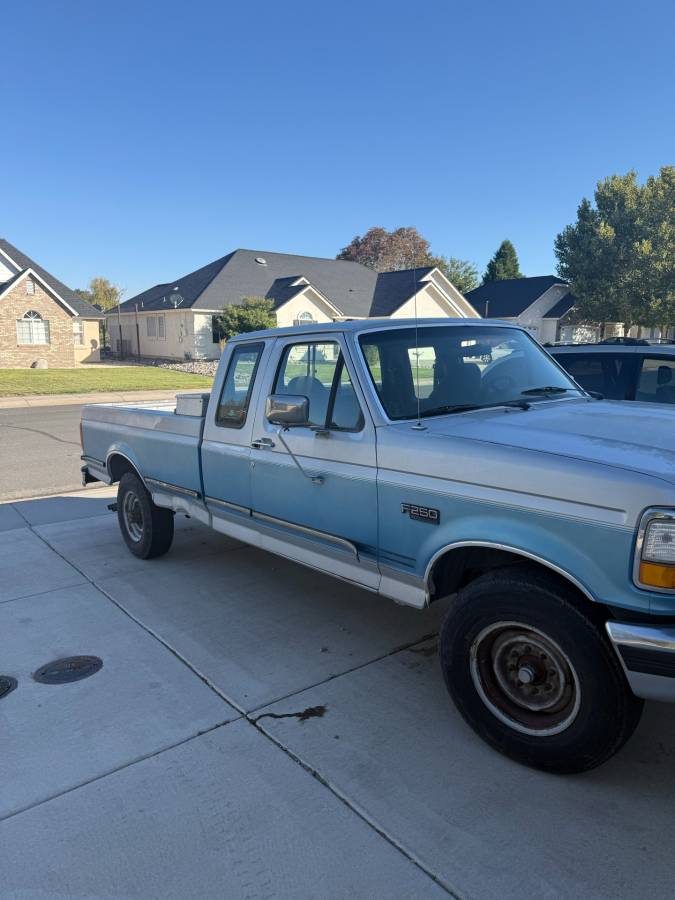Ford-F-250-xlt-supercab-long-bed-1992-Blue