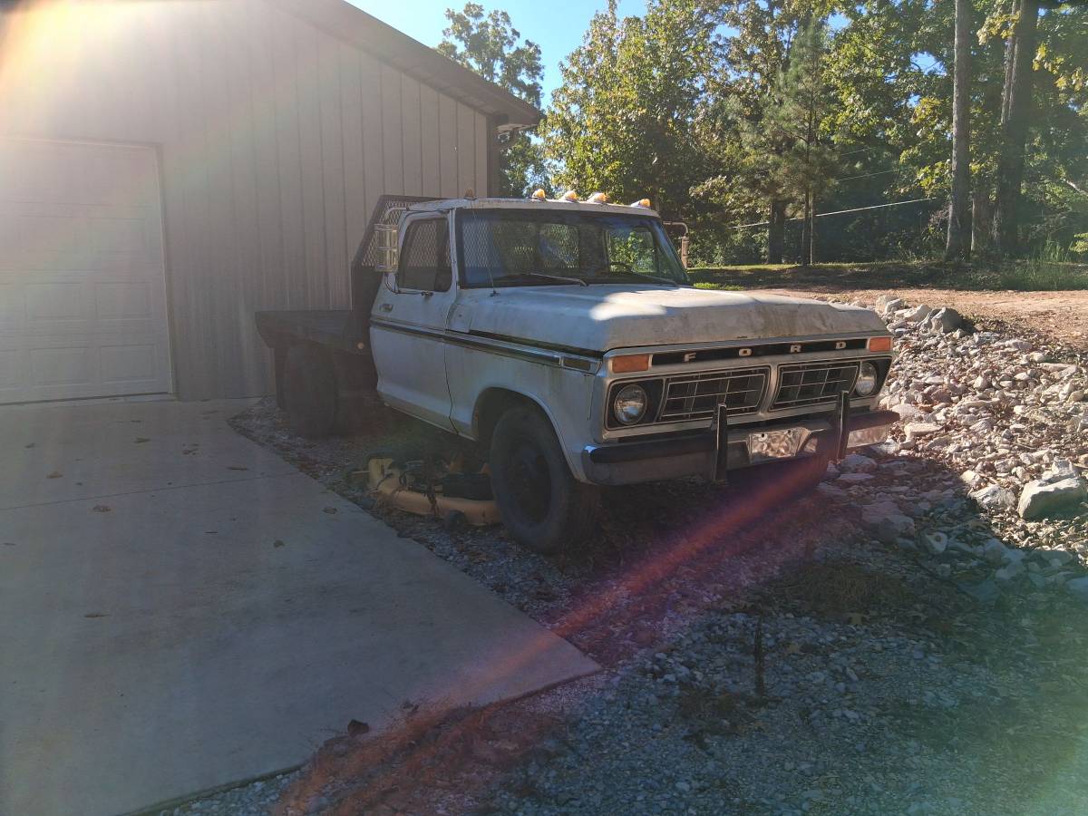 Ford-F-350-1977-White