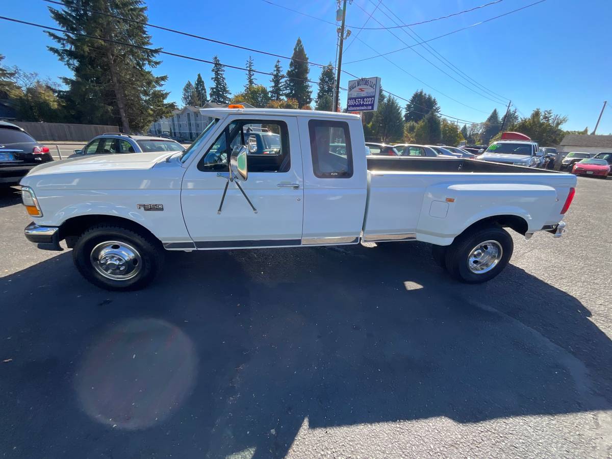 Ford-F-350-extended-cab-xlt-dually-1993-White