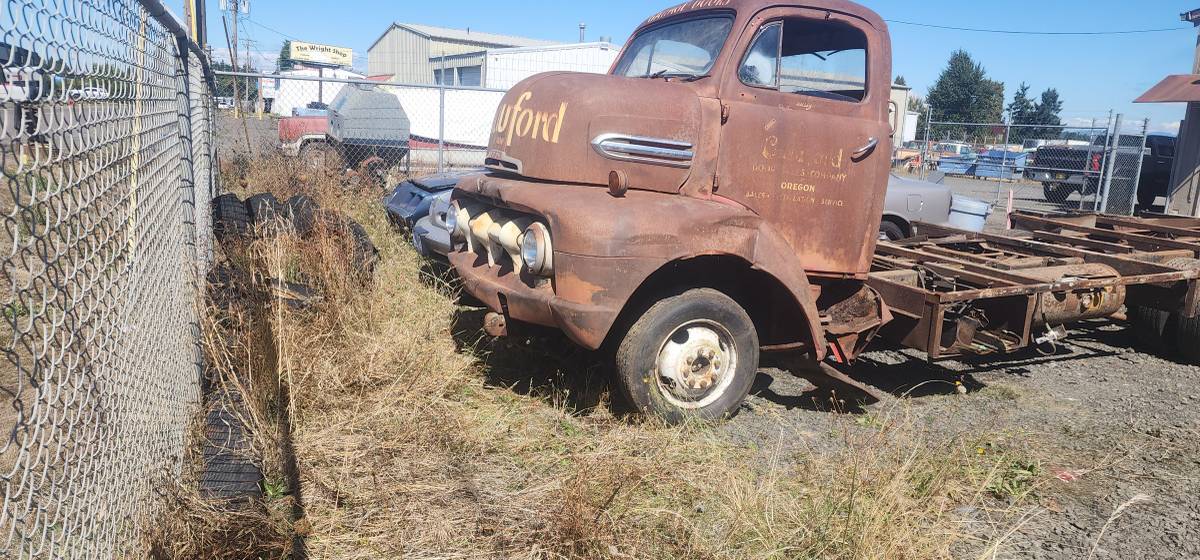 Ford-F-5-1951-Brown