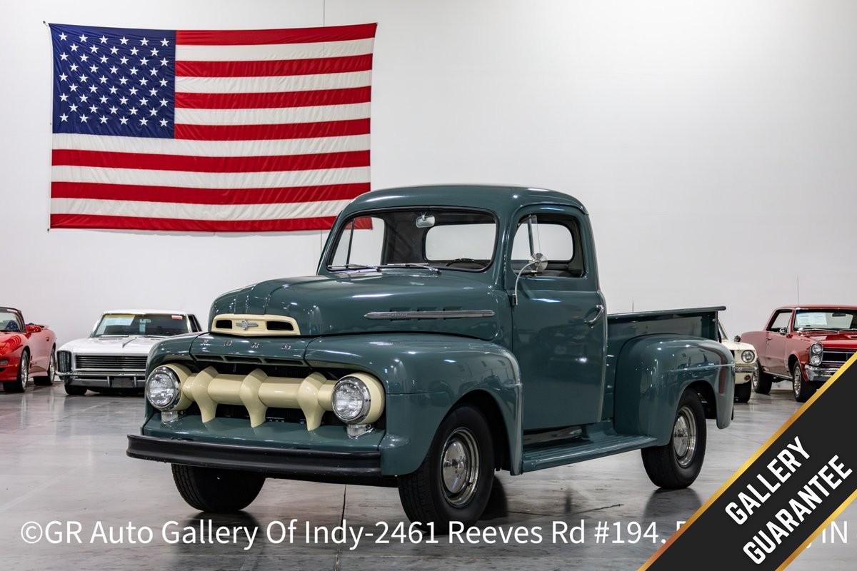 Ford-F1-1952-Pickup-Truck-Gray