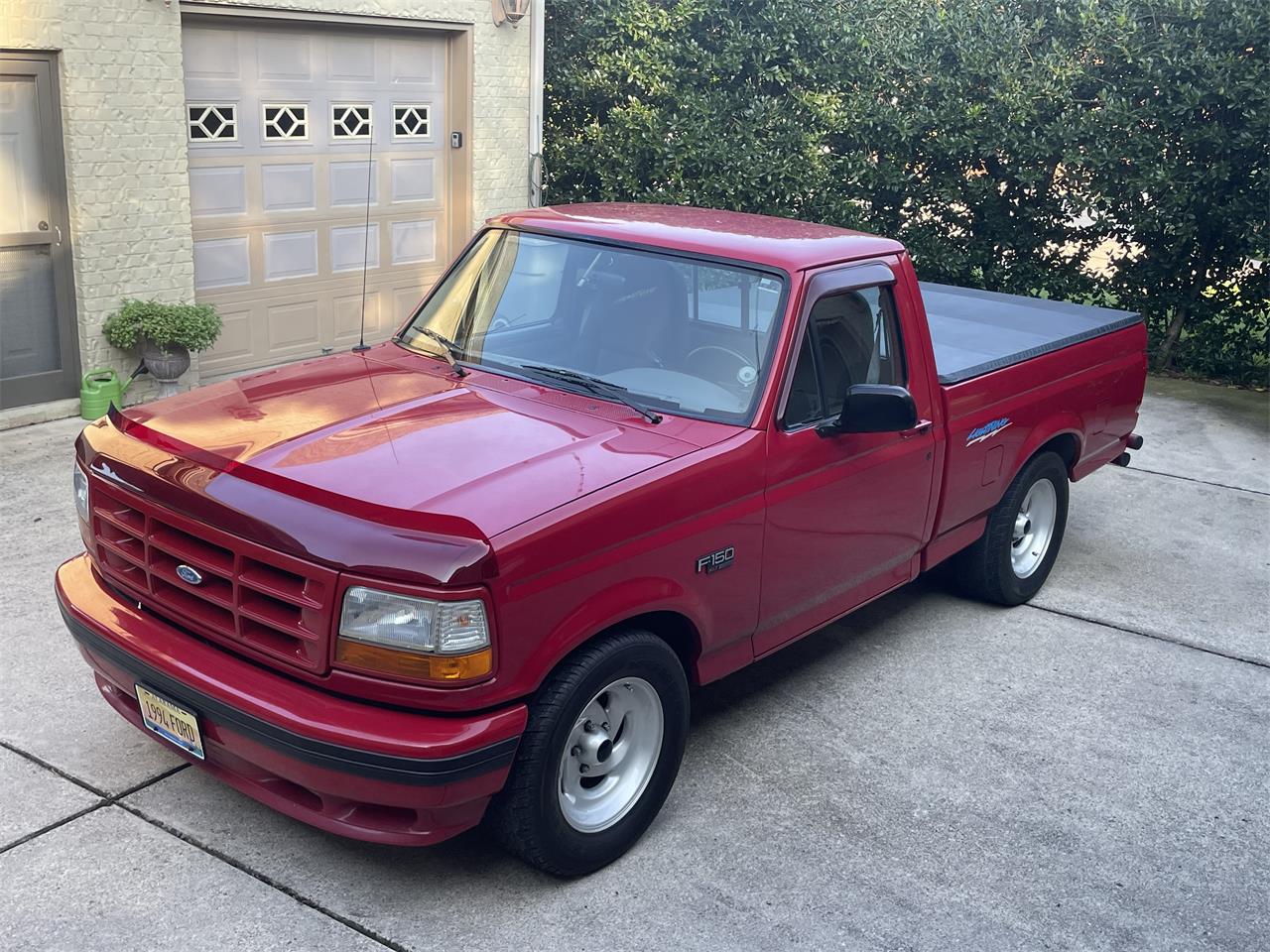 Ford-F150-lightning-1994-Crimson-Red-Charcoal