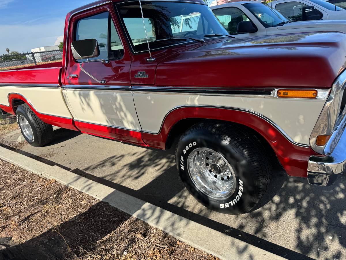 Ford-F150-ranger-1979-Red