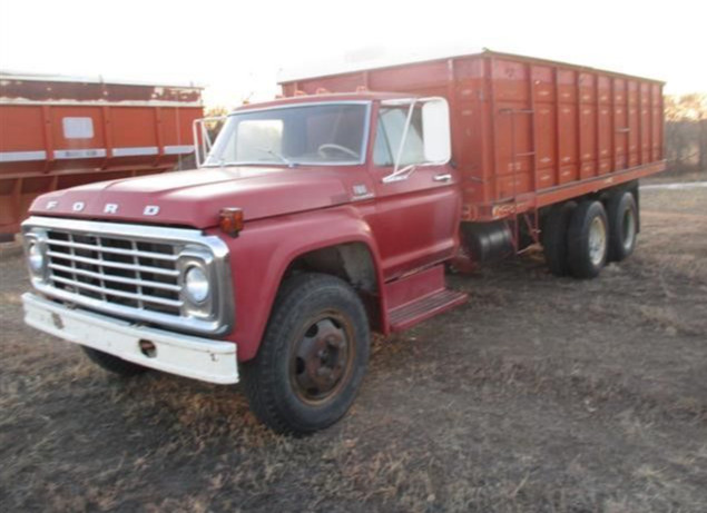 Ford-F750-1973-Utility-Black