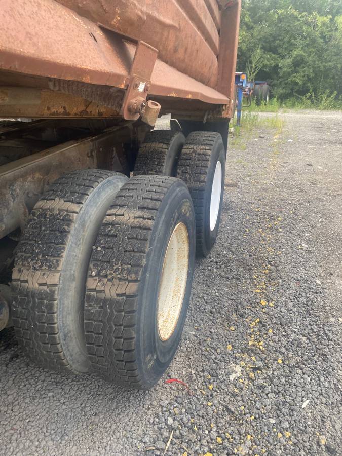 Ford-F8000-1990