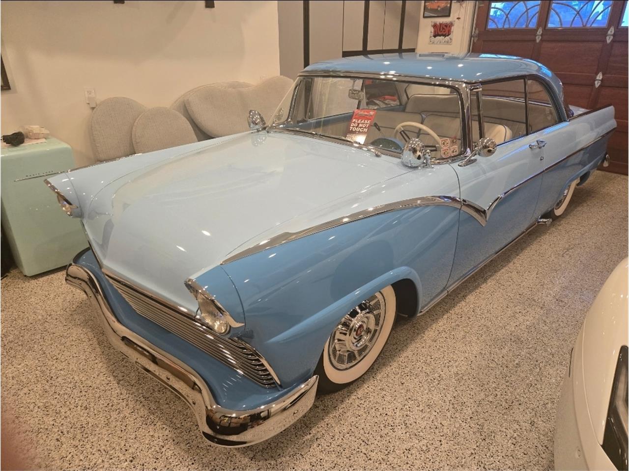 Ford-Fairlane-crown-victoria-1955-2-Tone-Blue-White-and-Blue