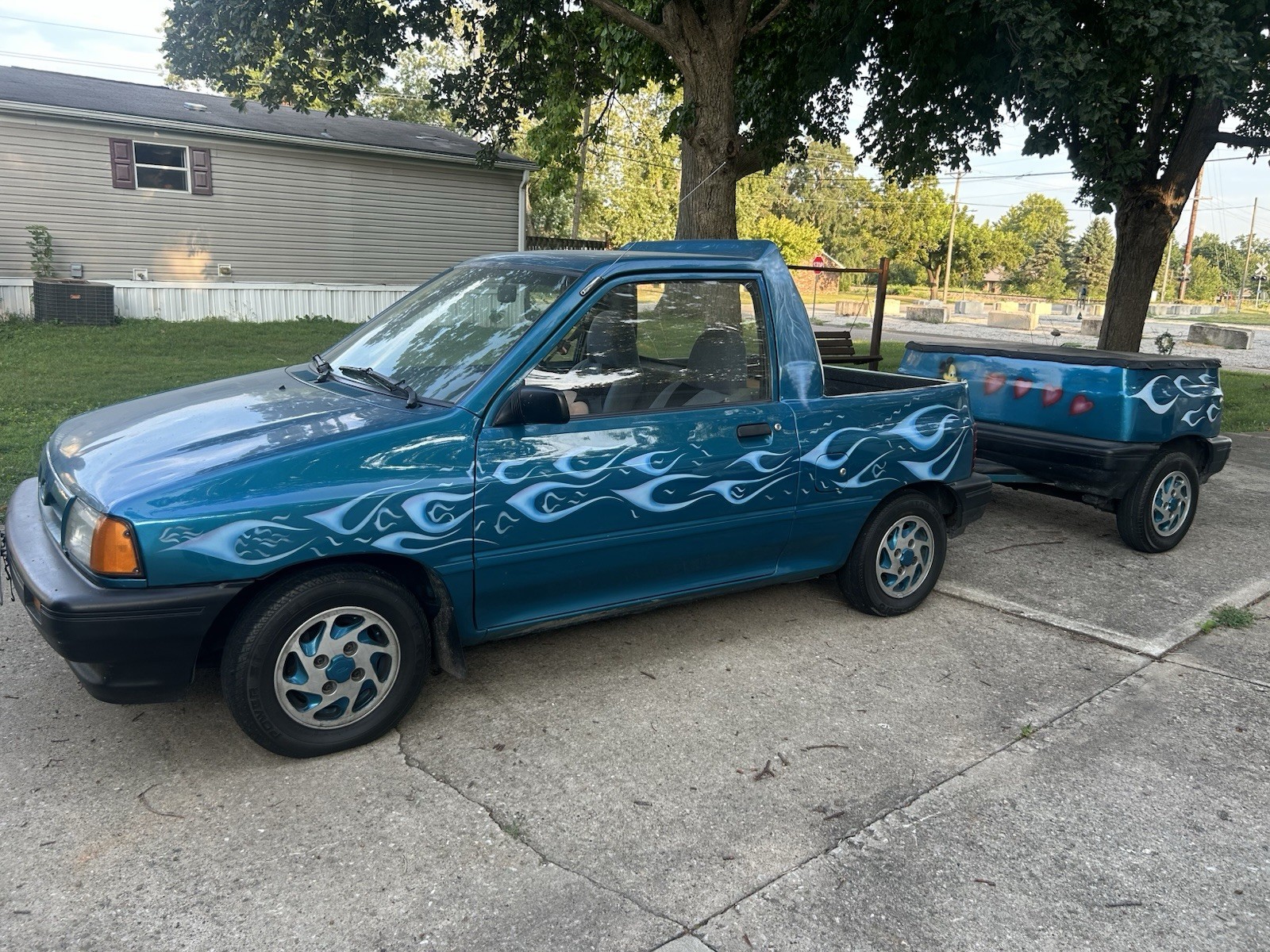 Ford-Festiva-1993-Hatchback-Black