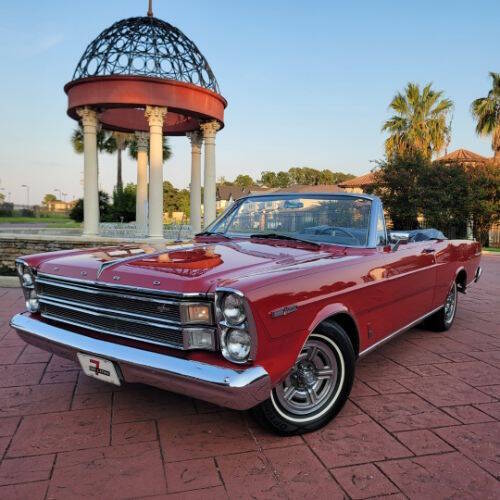 Ford-Galaxie-500-1966-RedBlacktop-Black-Vinyl
