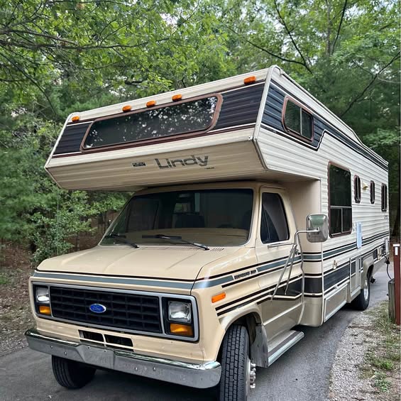 Ford-Lindy-econoline-chassis-1989