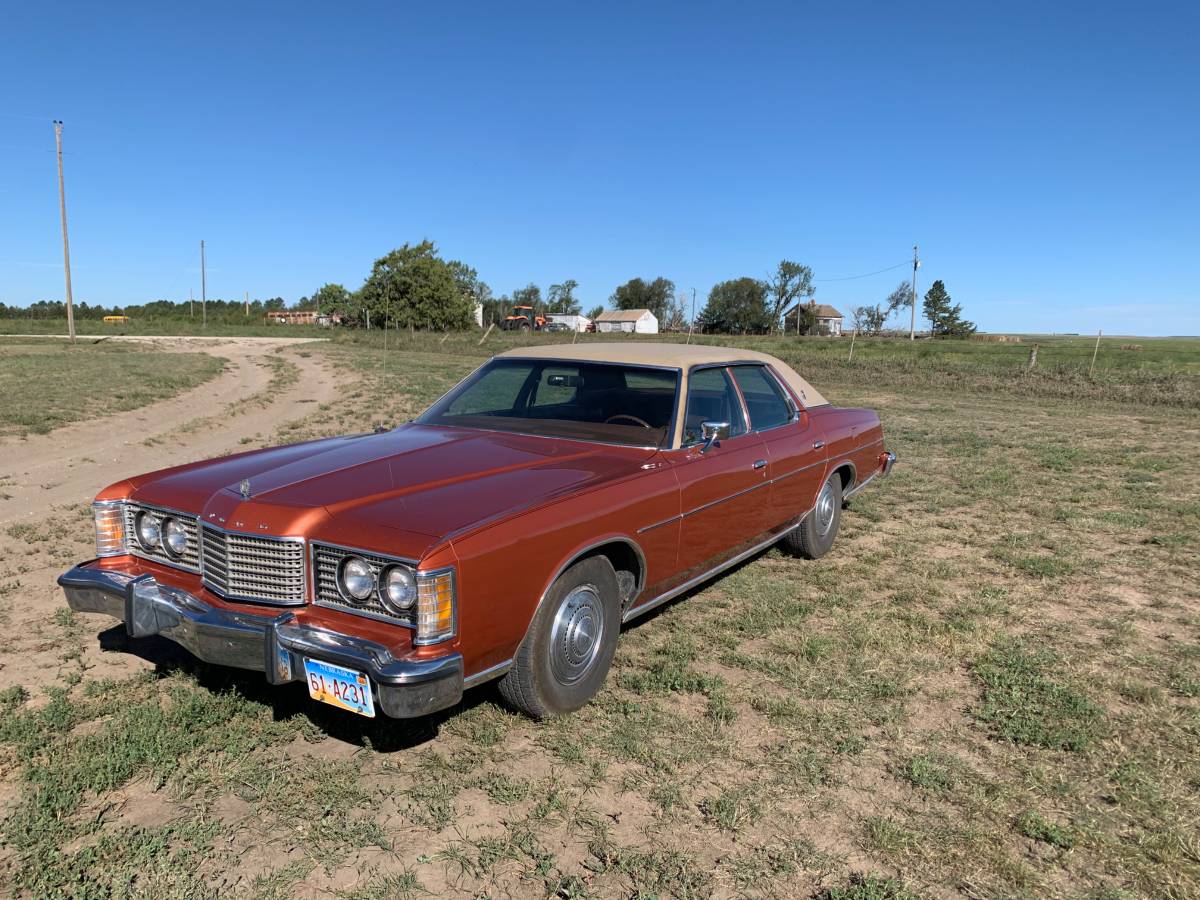 Ford-Ltd-1974-Brown