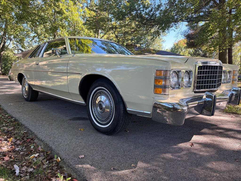Ford-Ltd-1976-Yellow-Brown