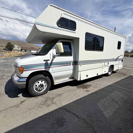Ford-Maverick-class-c-e-350-1996