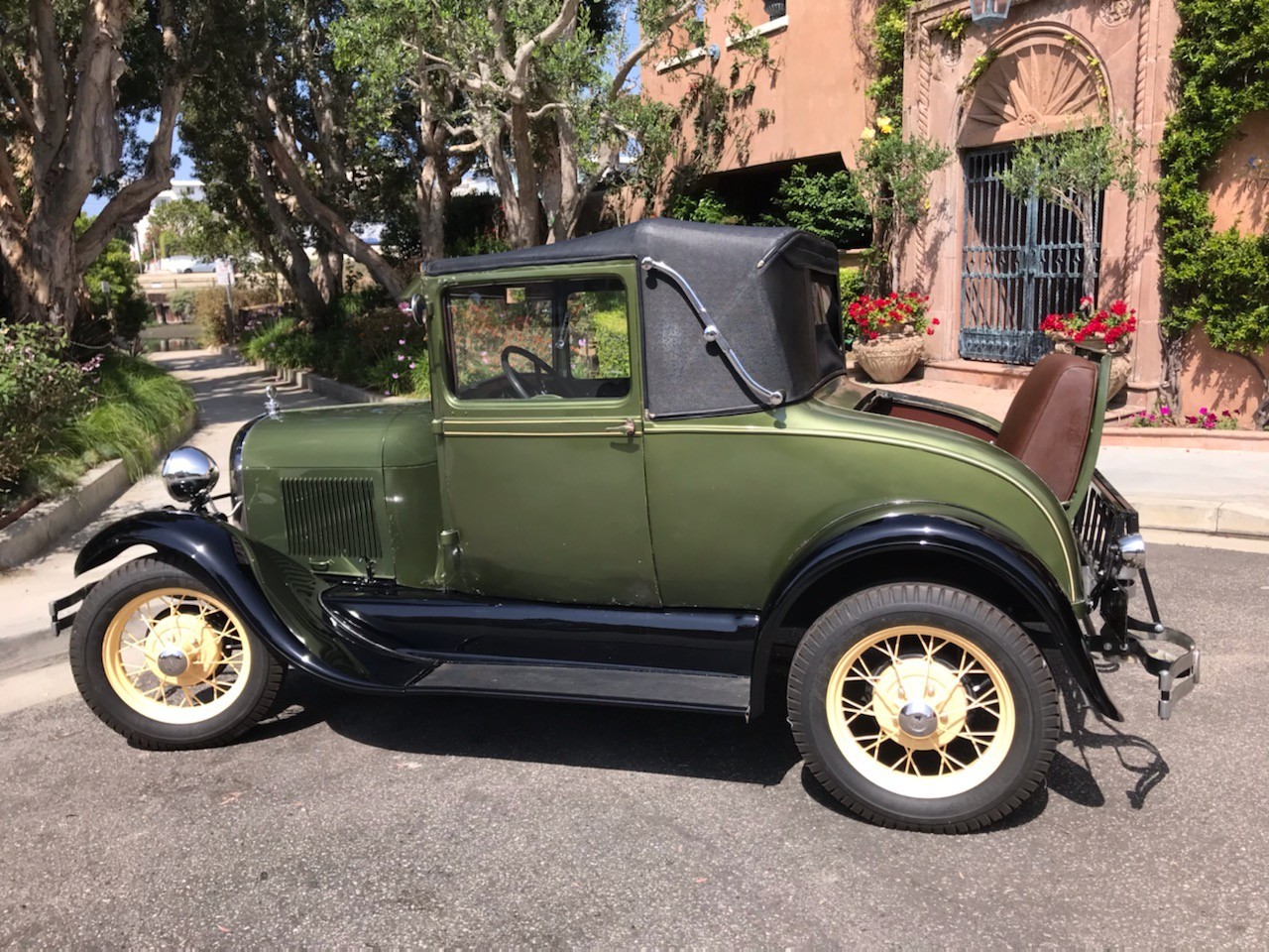 Ford-Model-A-Sport-Coupe-1929-Sport-Coupe-Brown