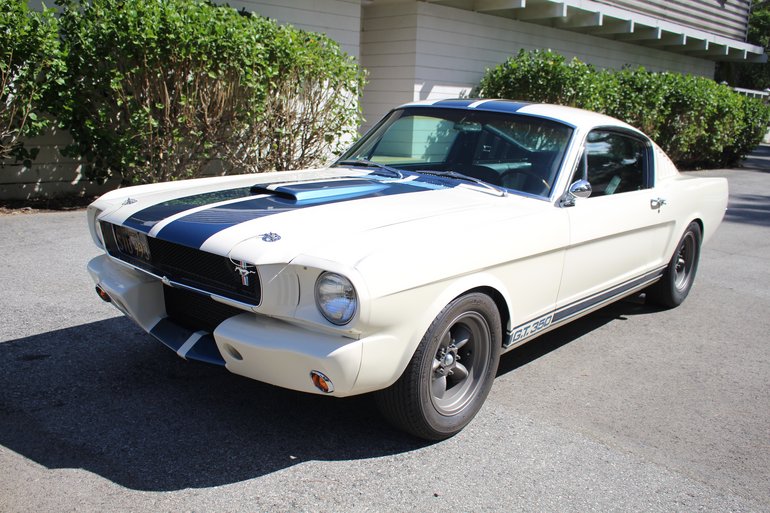 Ford-Mustang-1965-White-W-Black