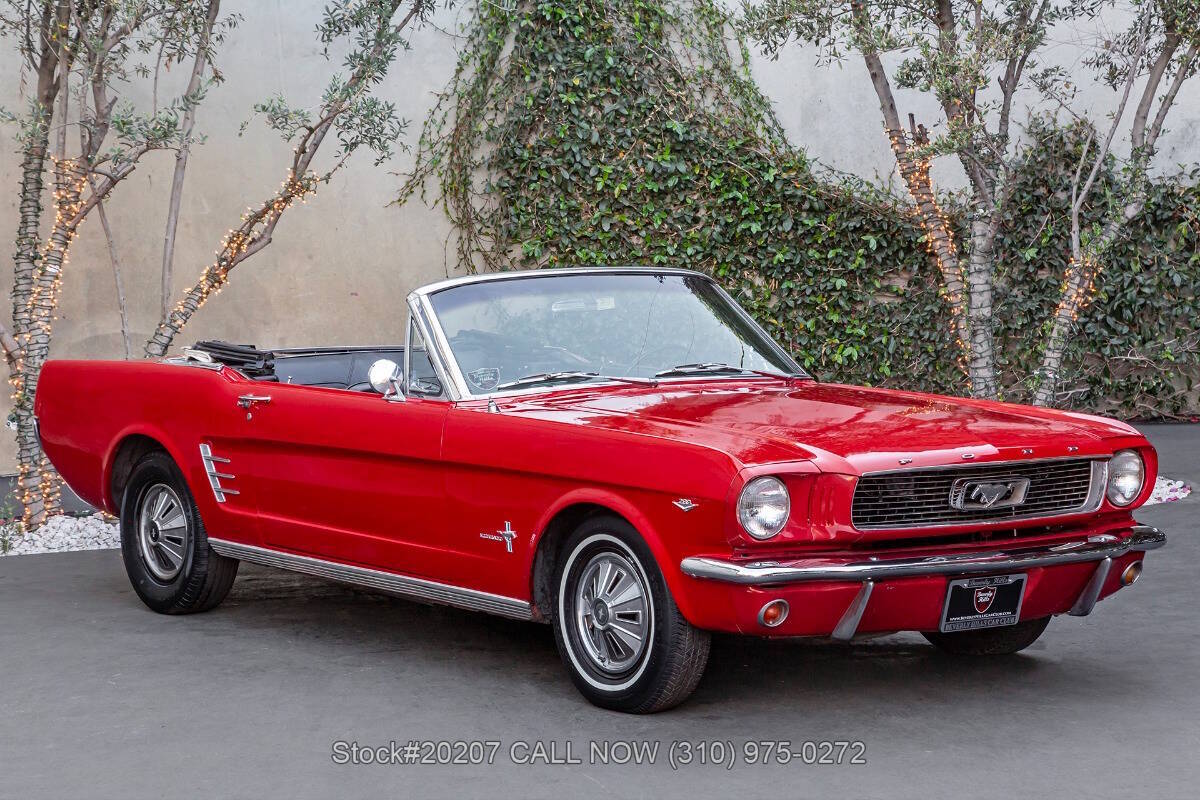 Ford-Mustang-1966-Candyapple-Red