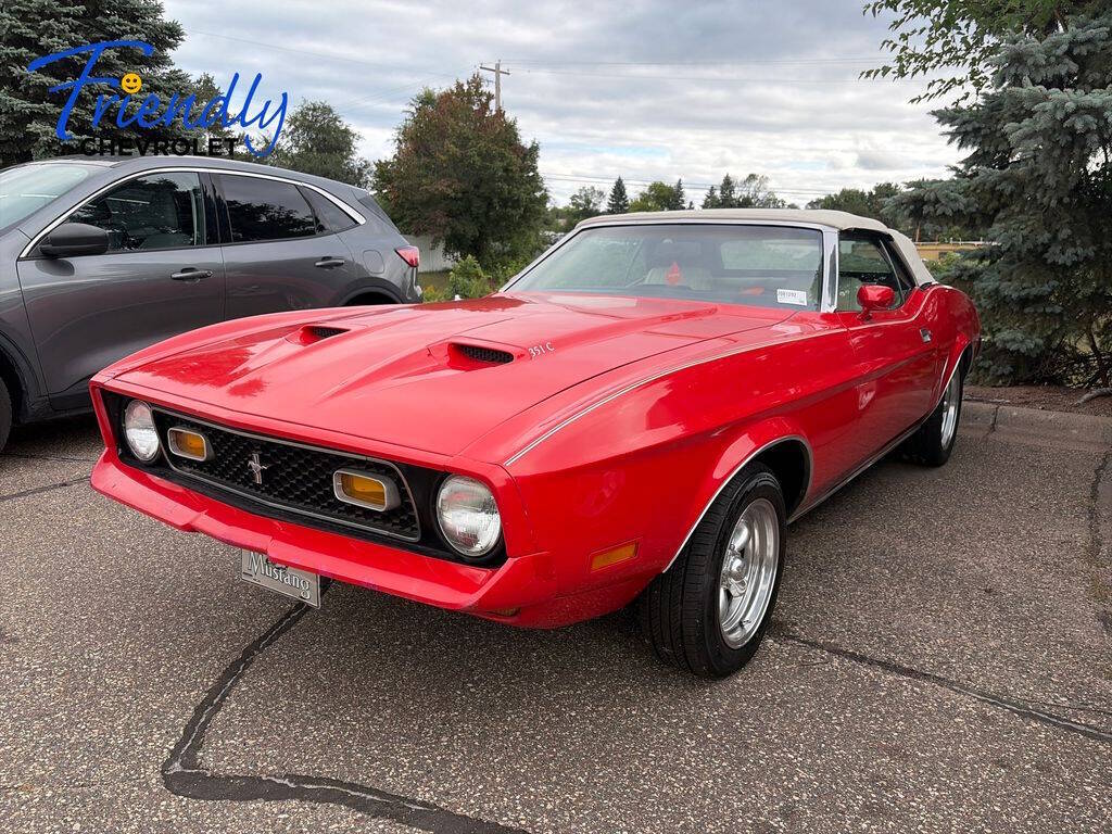 Ford-Mustang-1973-Red-Black