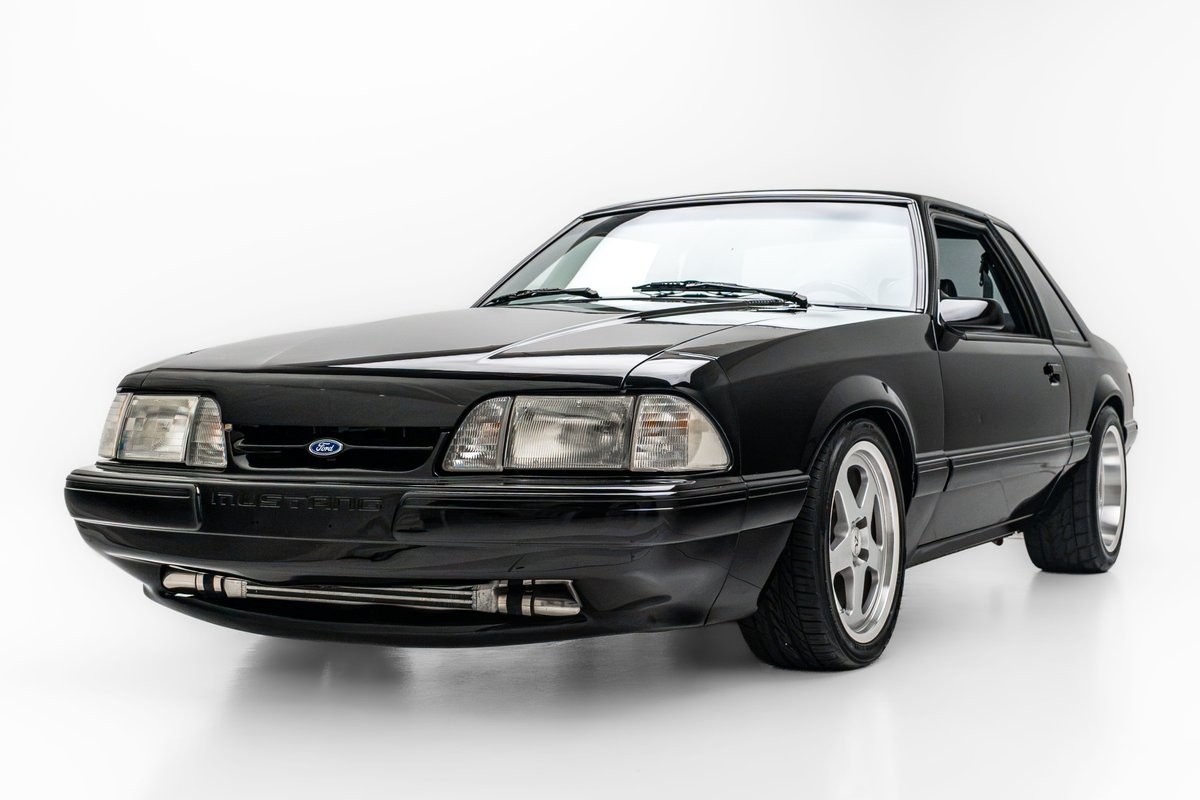 Ford-Mustang-1993-Black