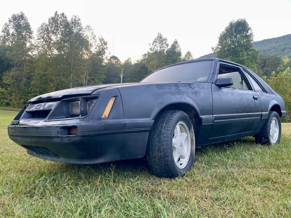 Ford-Mustang-foxbody-1985-Black