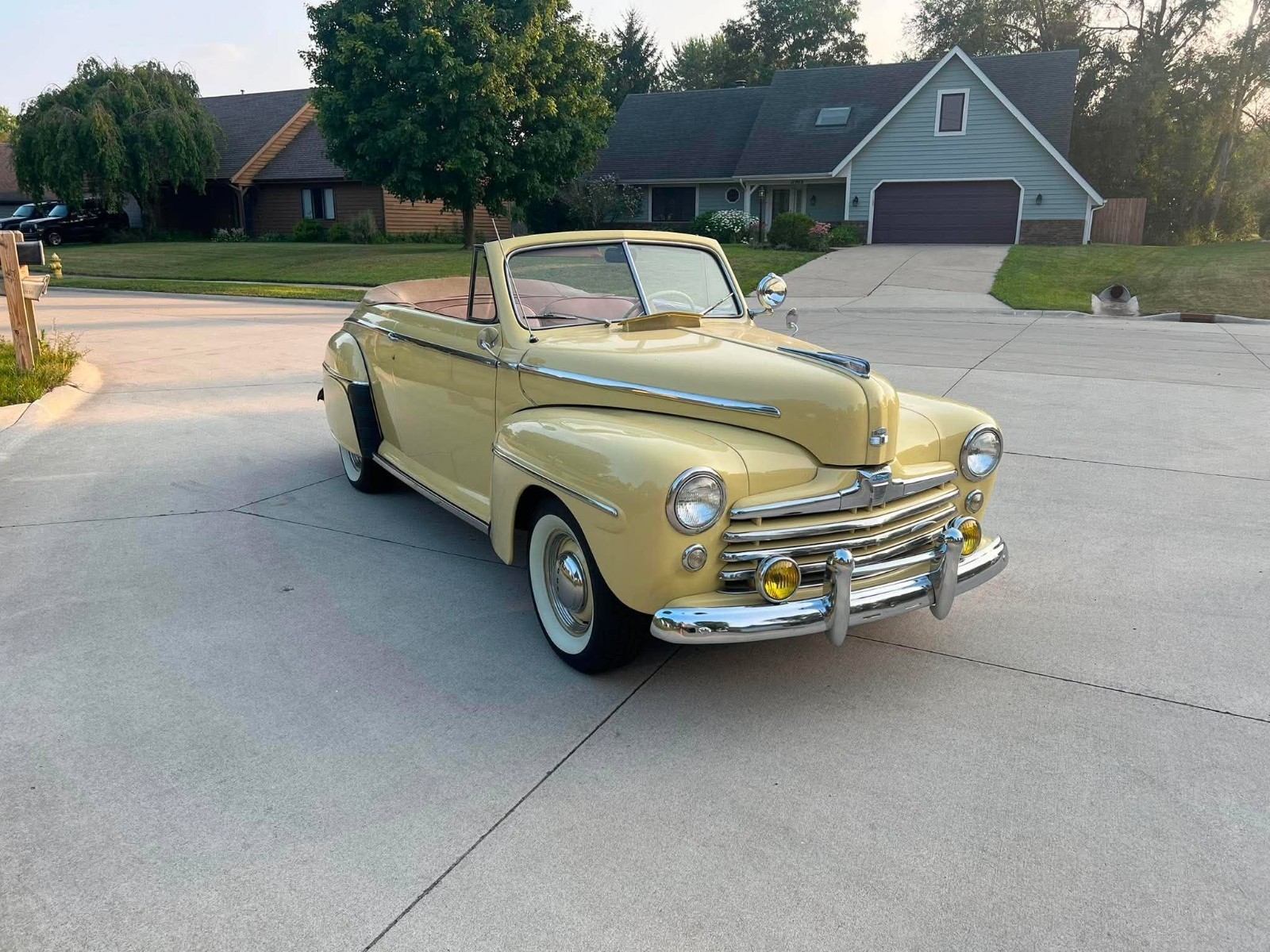 Ford-Other-1948-Convertible-Brown