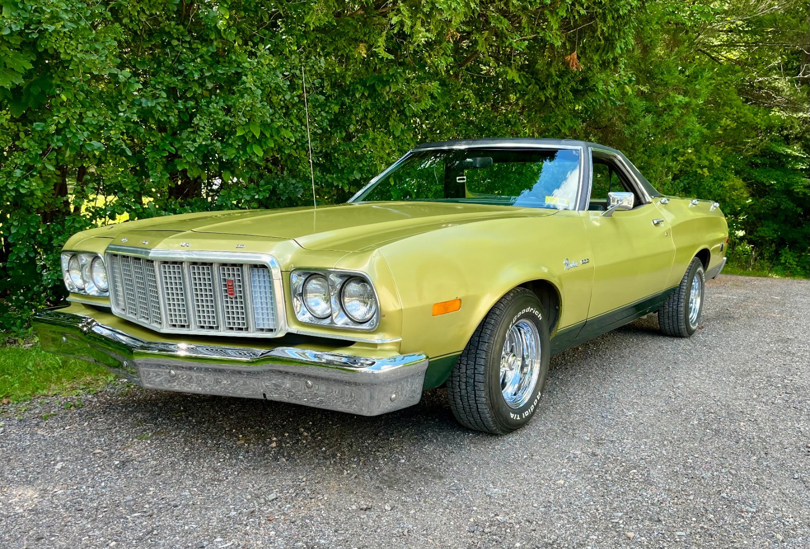 Ford-Ranchero-1974-Green