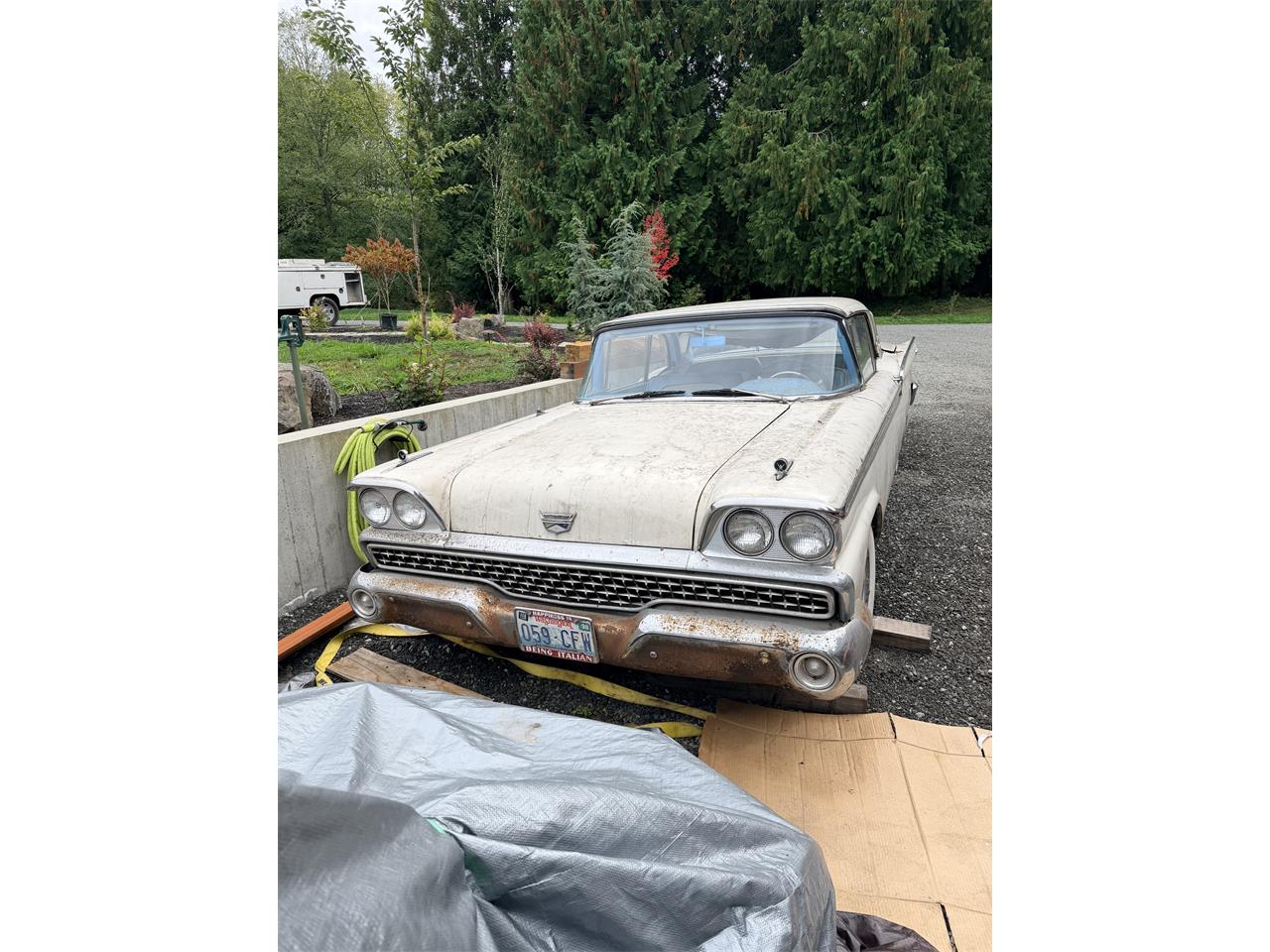 Ford-Skyliner-1958-White-White-amp-Blue