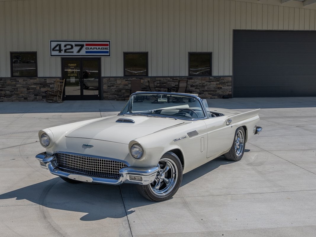 Ford Thunderbird 1957