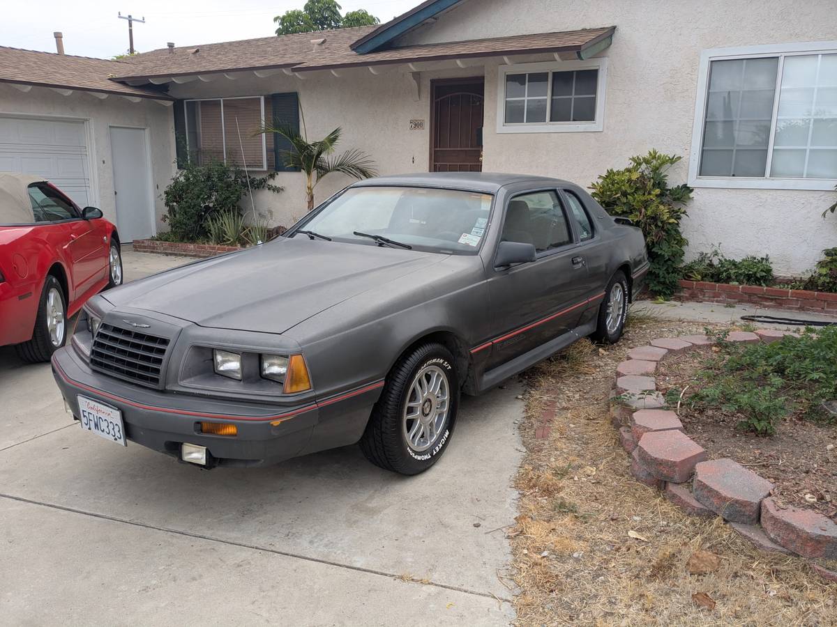 Ford-Thunderbird-coupe-turbo-1986-Gray