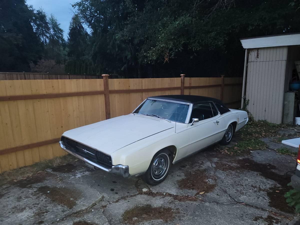 Ford-Thunderbird-two-door-landau-1967-White