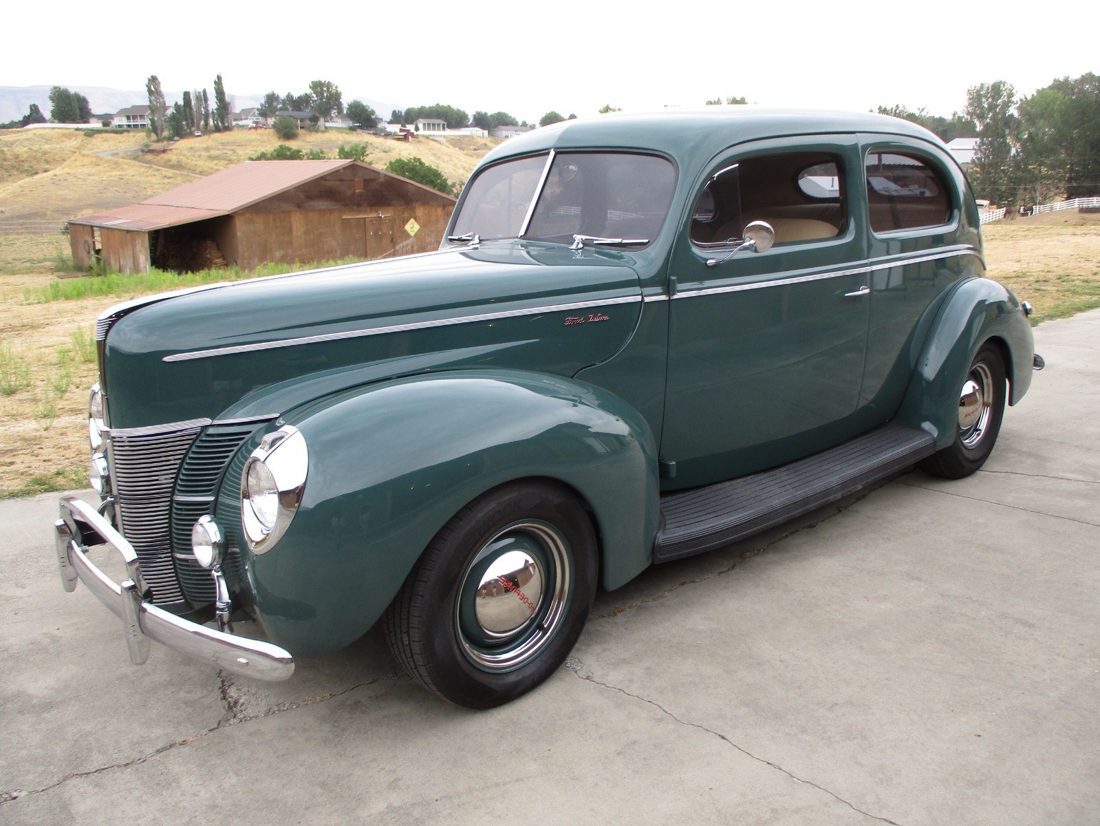 Ford Two Door Deluxe 1940