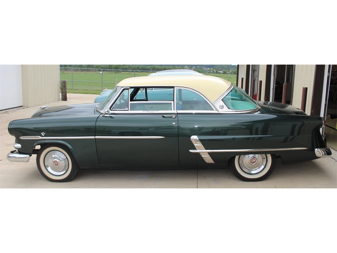 Ford-Victoria-1953-Green-Green