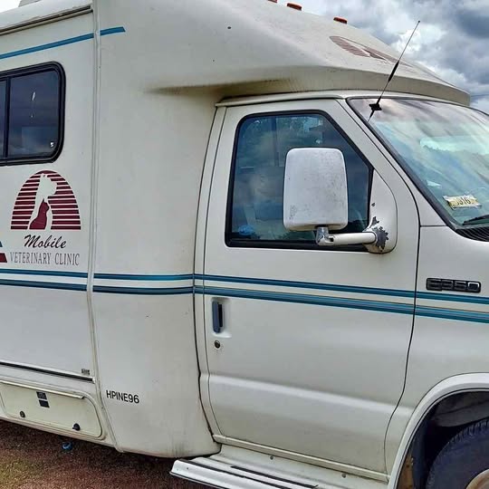Ford-dodgen-mobile-clinic-Econoline-club-wagon-1996