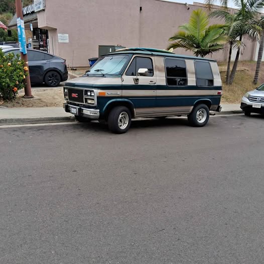 Gmc-2500-vandura-110-wb-shorty-gmc-star-van-convertion-1995