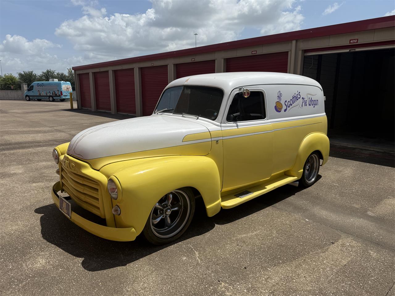 Gmc-Panel-truck-1952-Whiteyellow-Black
