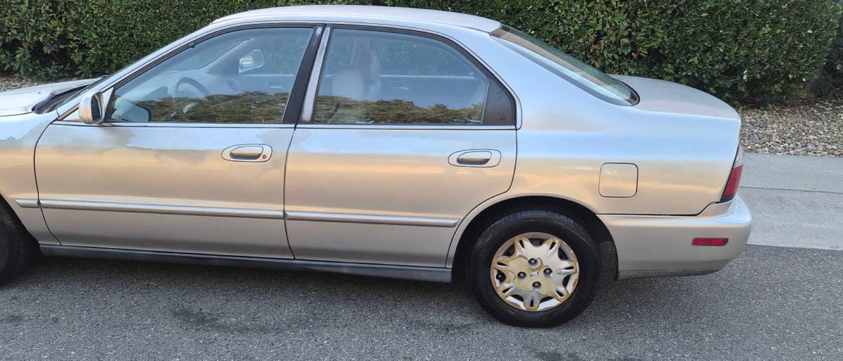 Honda-Accord-1996-Gray