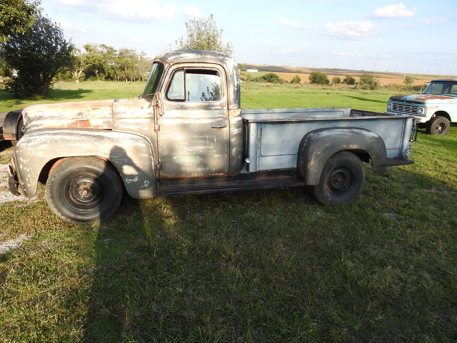 International-Harvester-L110-1952-Cab-Chassis-Gray