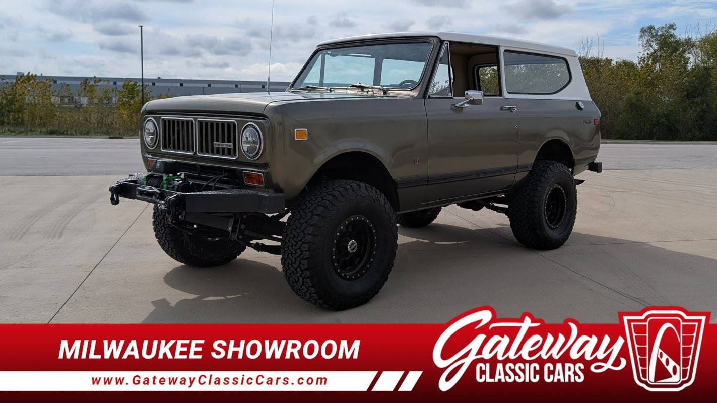 International-Harvester-Scout-1973-Convertible-Sand-Beige