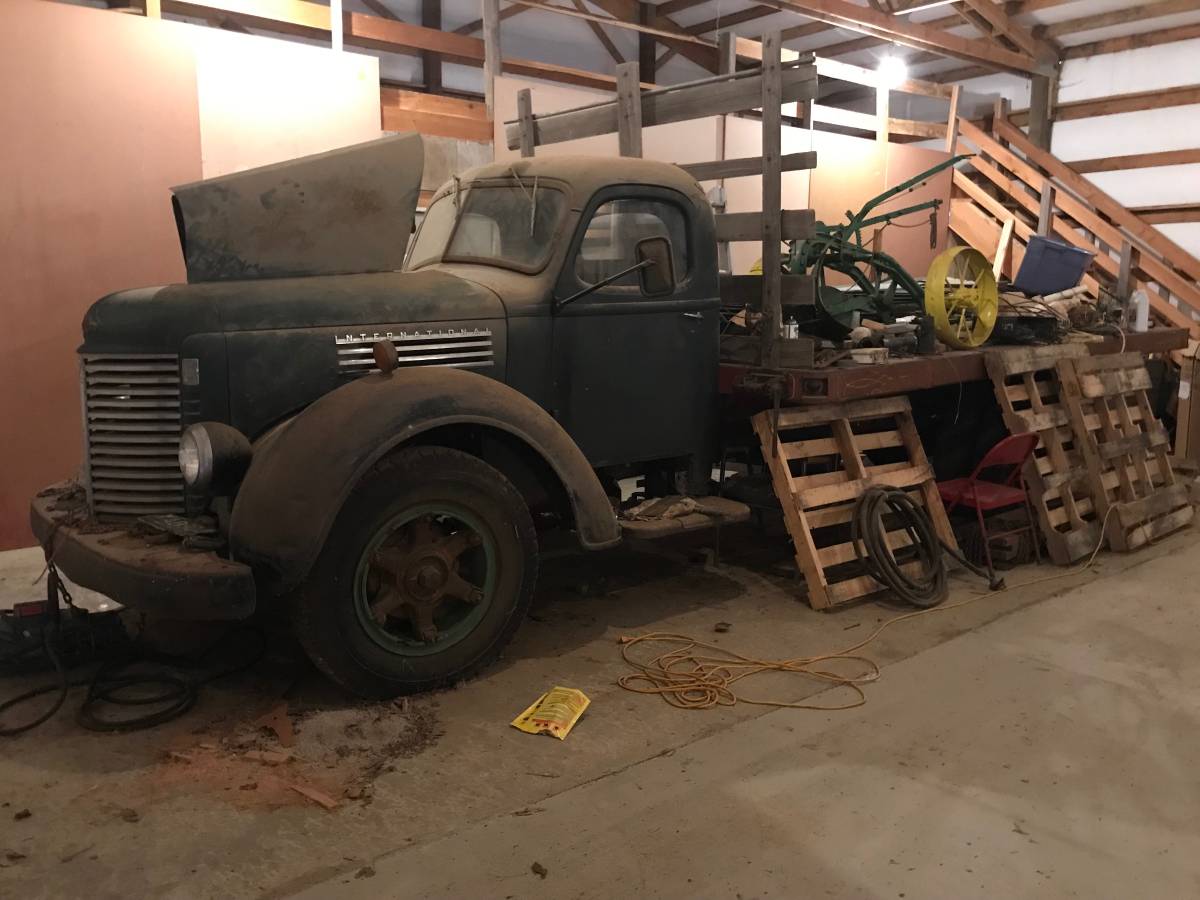 International-ihc-Kb-flatbed-1947-Green