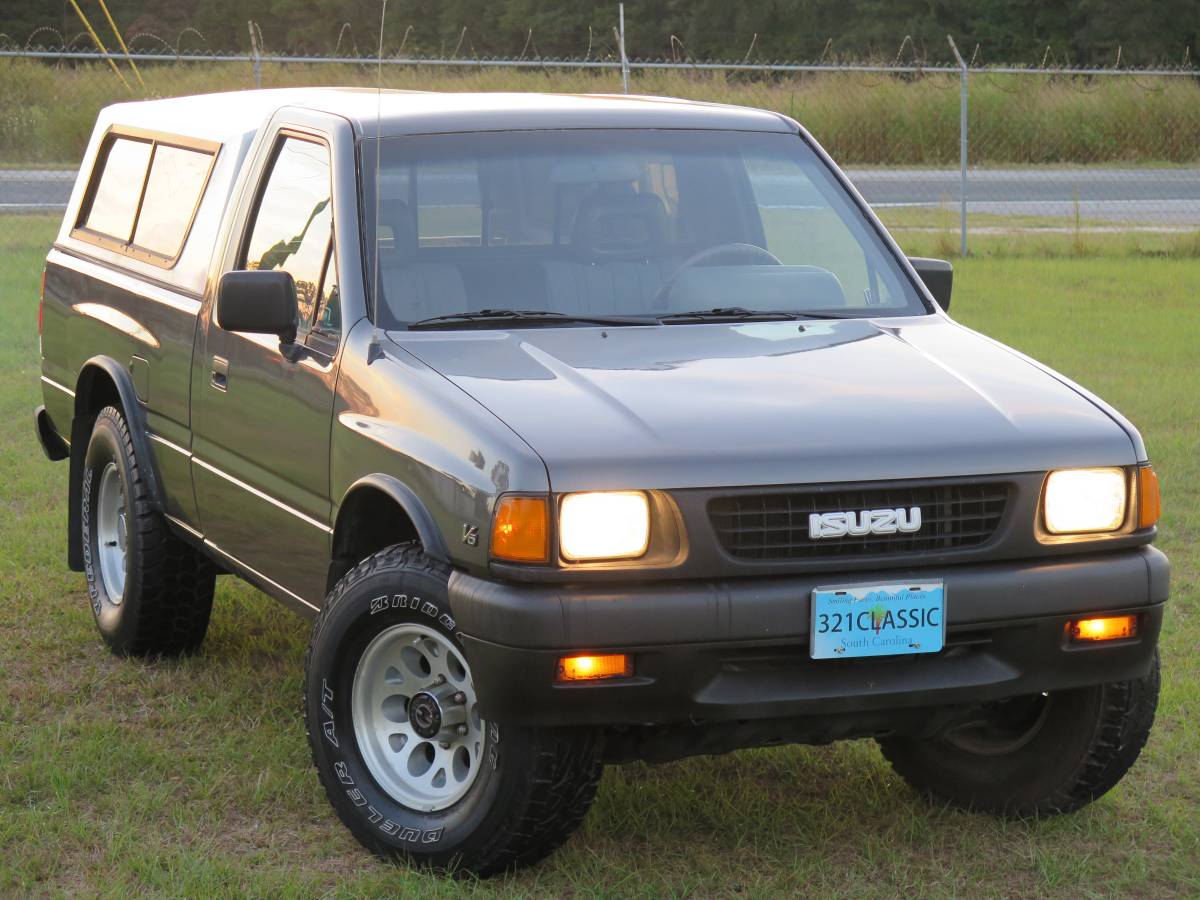 Isuzu-pickup-1991-Gray
