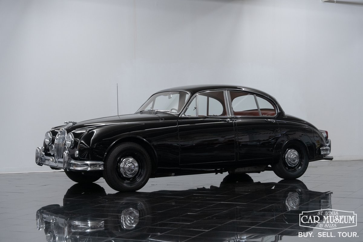 Jaguar-Mark-II-1962-Red-Leather