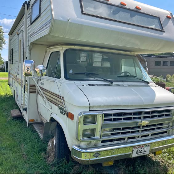Jayco-Motorhome-e350-cutaway-van-1989
